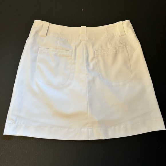 Nike Golf all white skirt skort w/front pockets w/zip & button closure. Sz-8 R12 - Picture 3 of 14